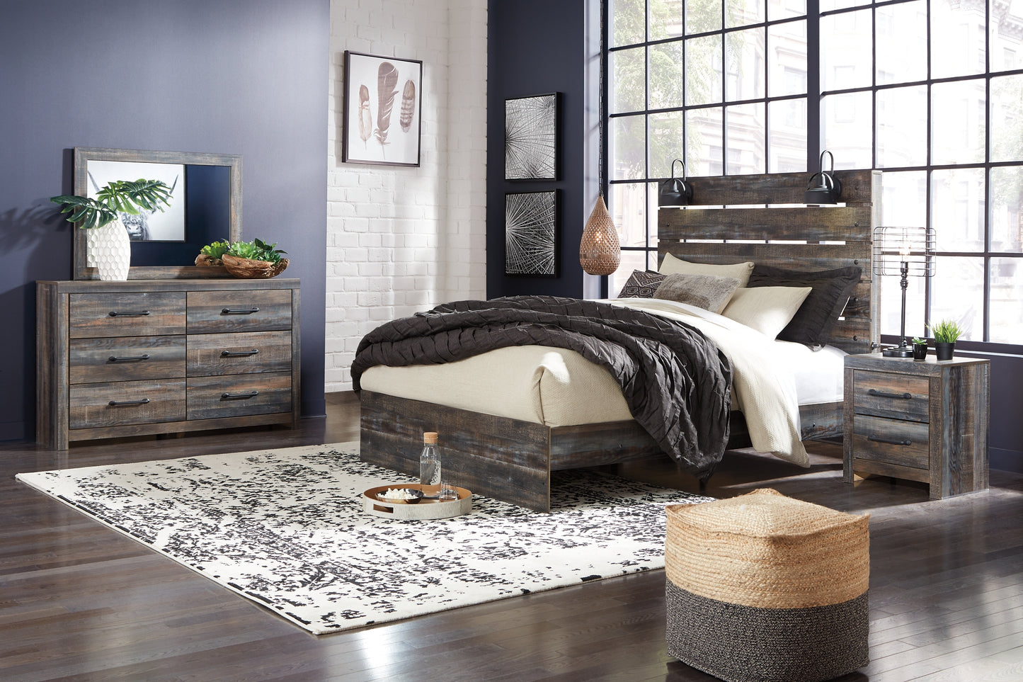 Drystan Panel Bed With Mirrored Dresser, Chest And 2 Nightstands
