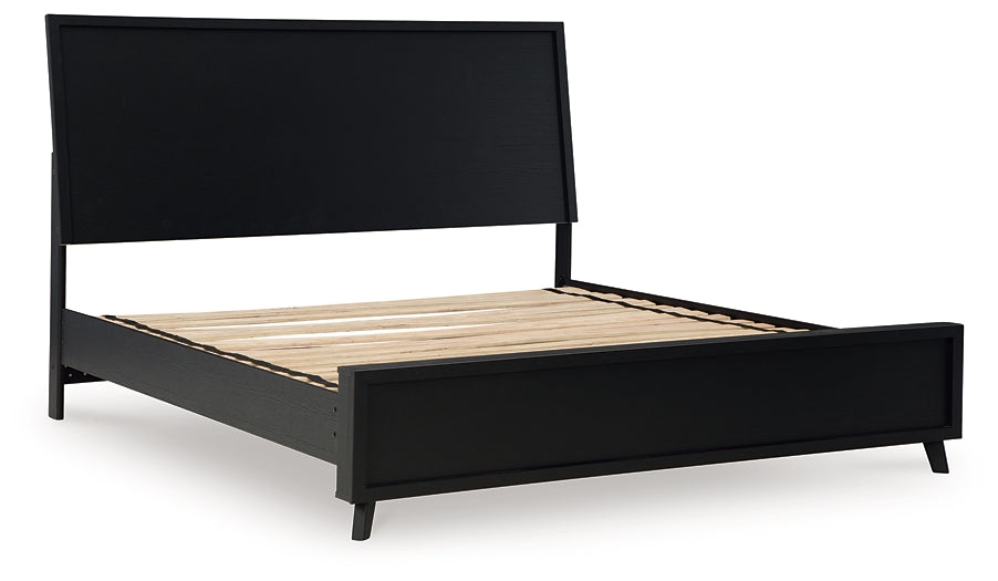 Danziar Panel Bed