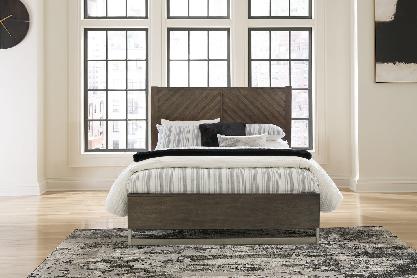 Arkenton  Panel Bed