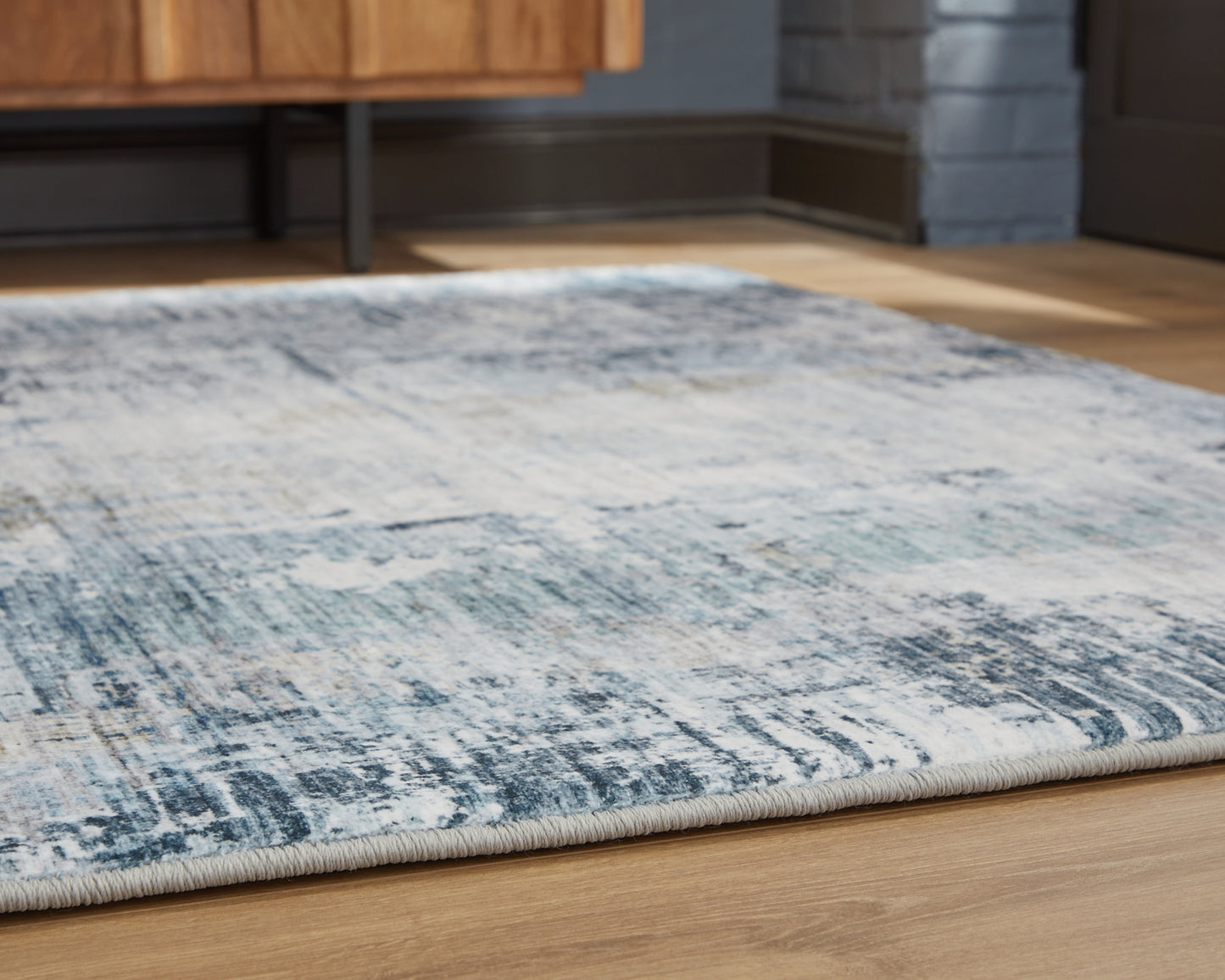 Arlenmont Medium Rug