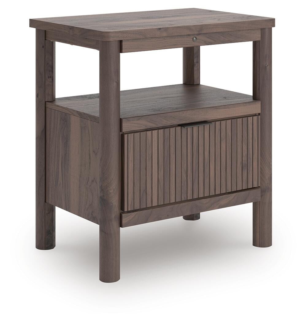 Pamytta King Panel Platform Bed, Dresser, Mirror, Chest and Nightstand